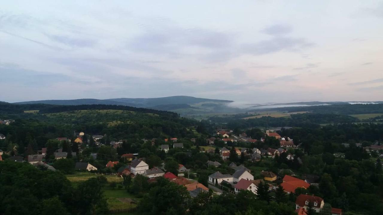 Ferienwohnung Bakonyi Mandala Haz Bakonybél Exterior foto